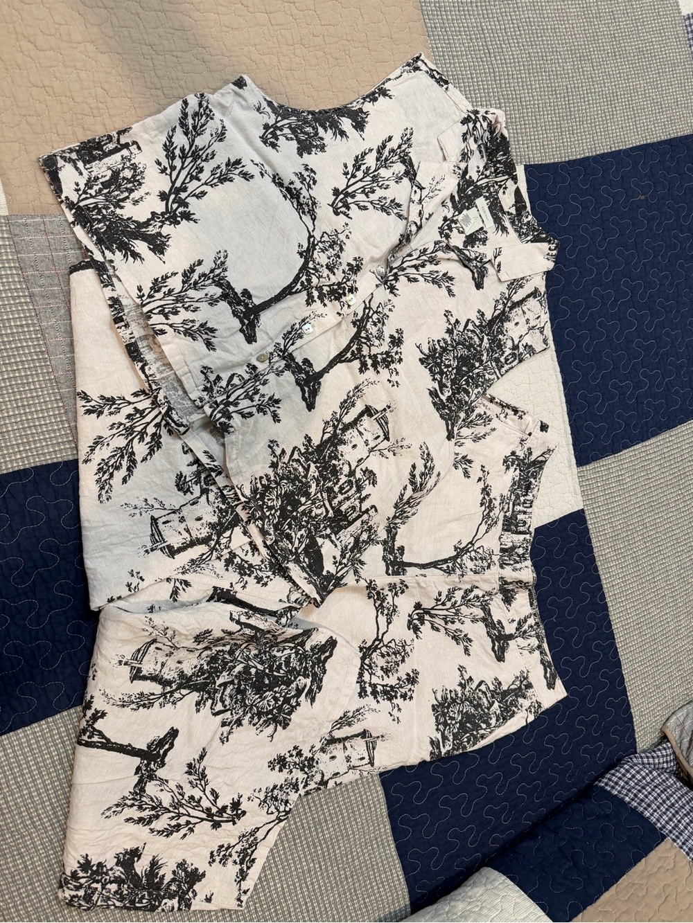 Joie Cream Matching Set Sleeveless Top and Trousers with Black Scenic Print